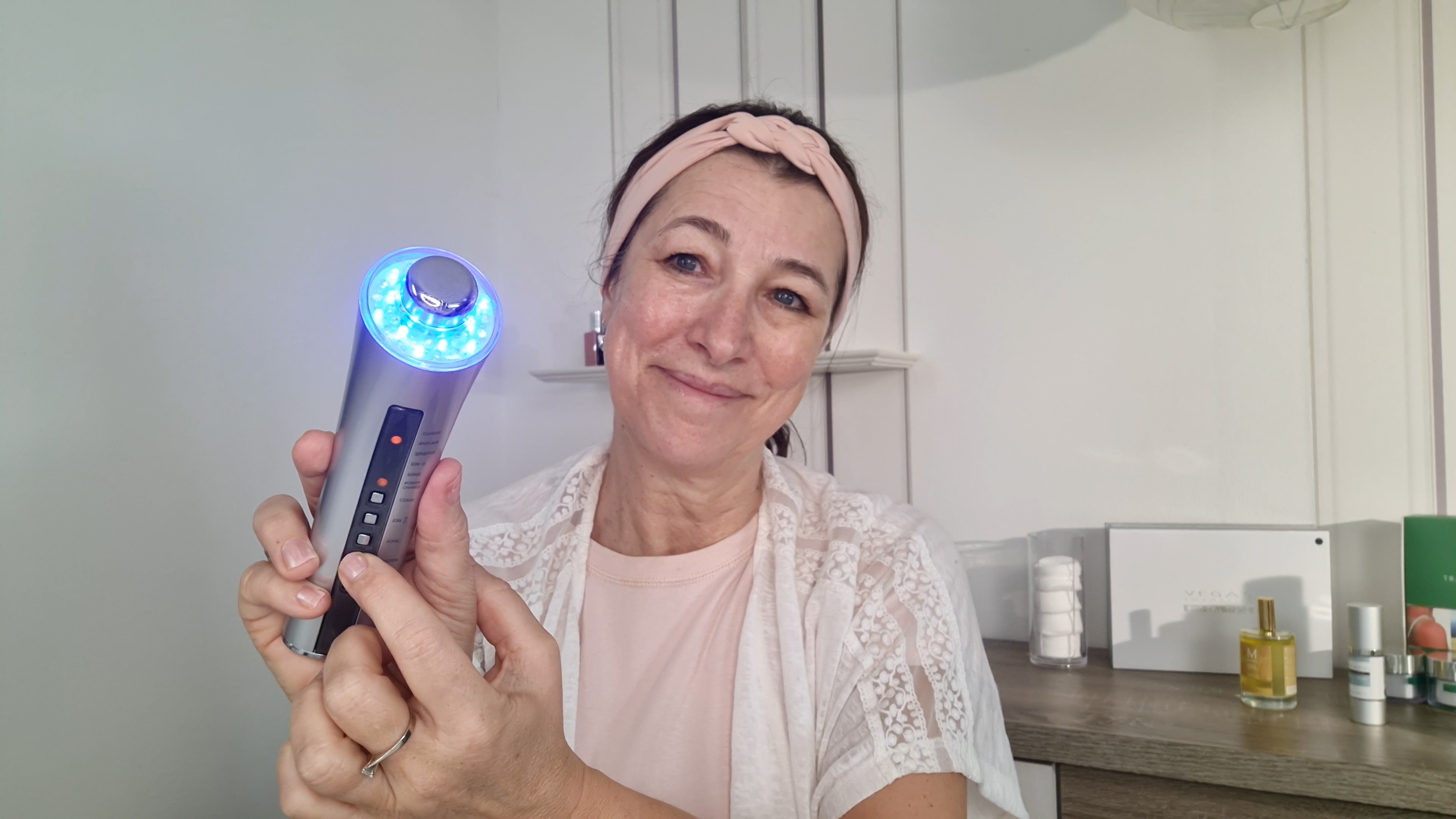 Falten reduzieren mit dem Skin Cell Tronic